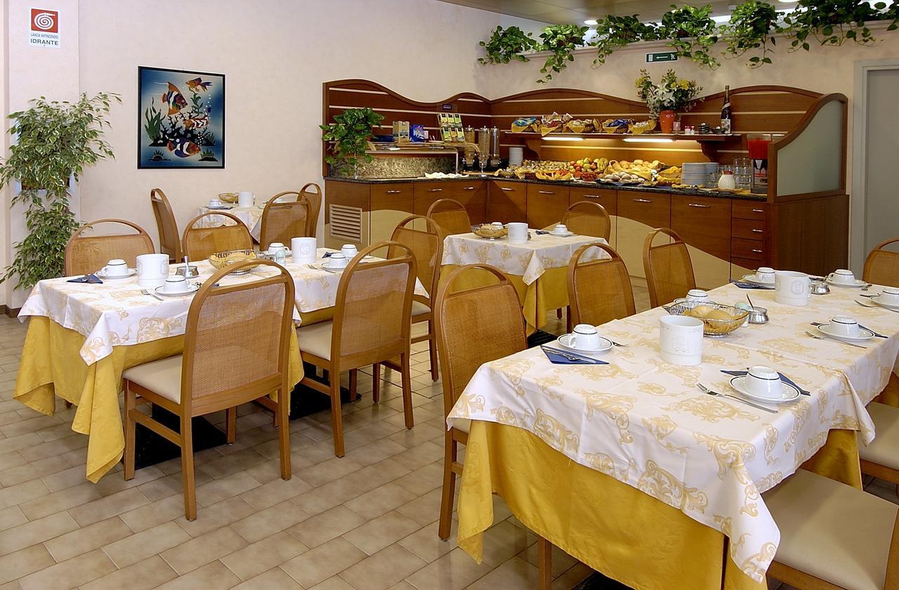 Aparthotel Pineda Bibione Exteriör bild