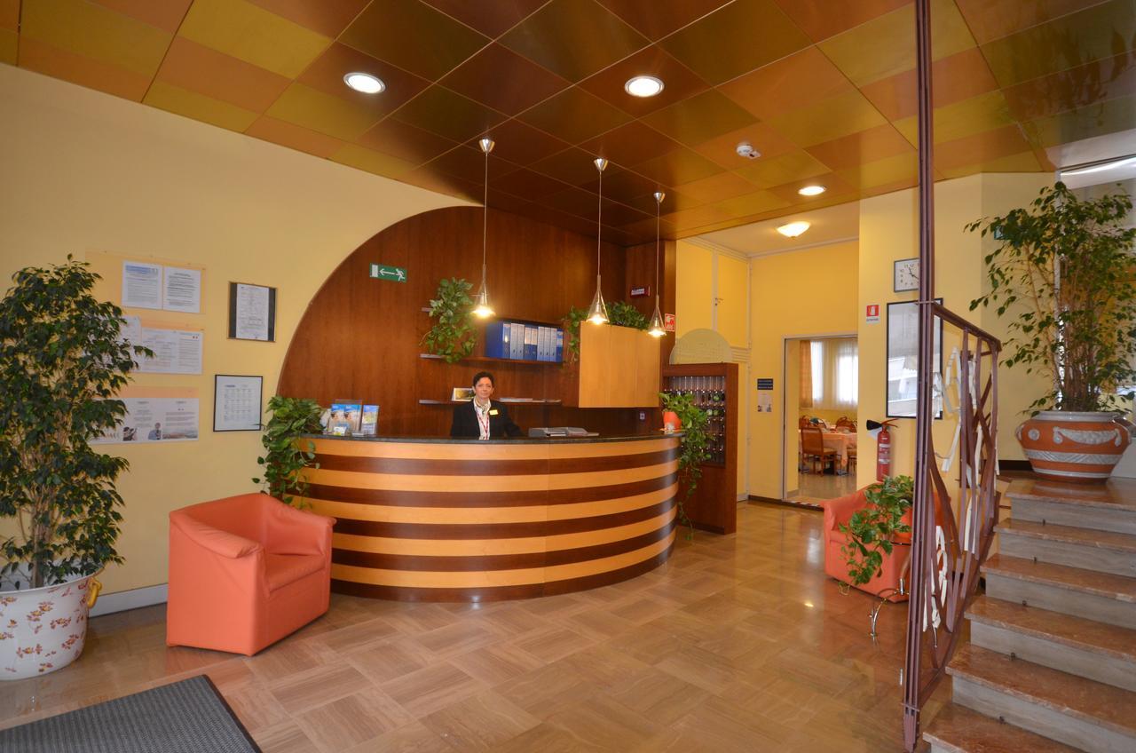 Aparthotel Pineda Bibione Exteriör bild