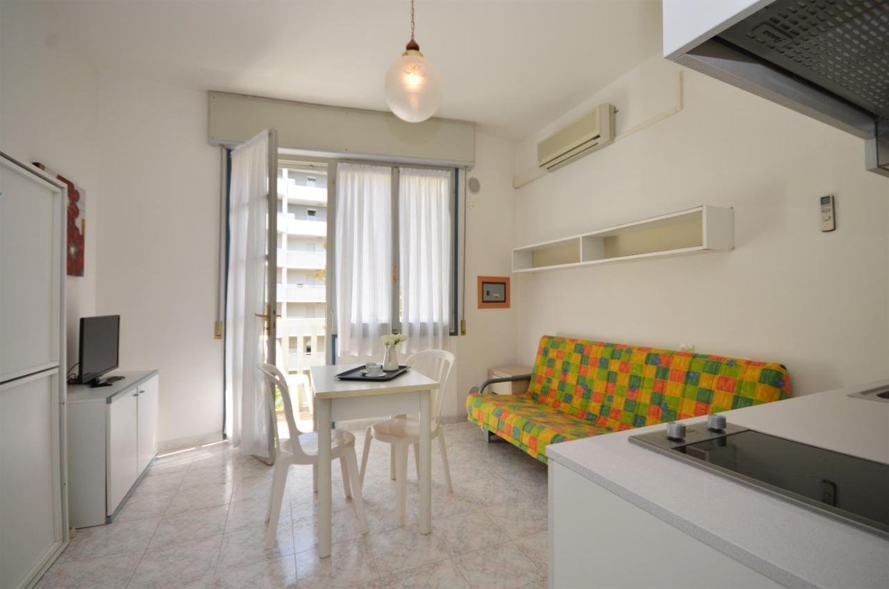 Aparthotel Pineda Bibione Exteriör bild